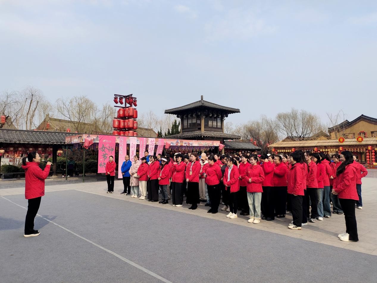 三月竞芳菲 巾帼谱华章 清明上河园开展庆“三八”国际妇女节游艺活动